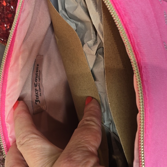 πHPπJuicy Couture πNWOTπ Beautiful Pink Velvety Large Cosmetic Bag!πππ - Picture 7 of 10